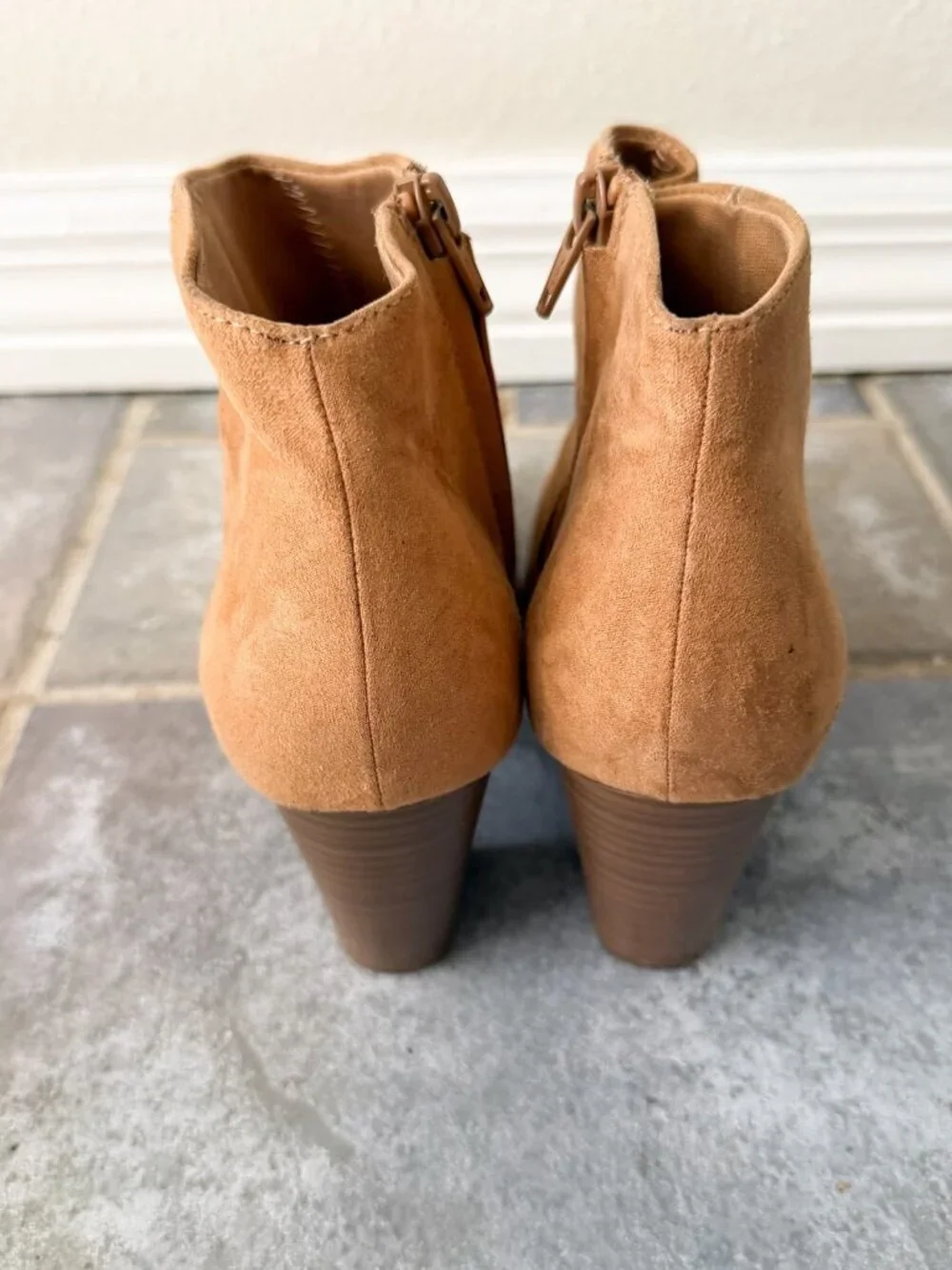 Old Navy Tan Faux Suede Ankle Booties Block Heel Women’s Size 8